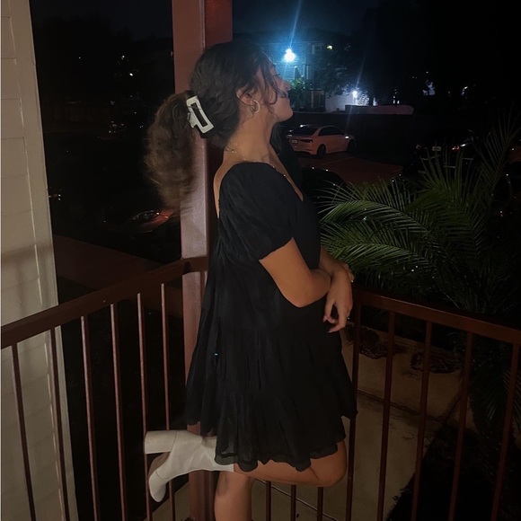 Meet your Posher, Mindy - Picture 1 of 2